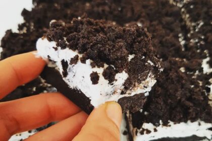 No-bake oreo cheesecake bars